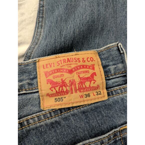 NWOT Levi's 505 Jeans Mens Size 36x32 Medium Wash Straight Leg 100% Cotton - Picture 3 of 5